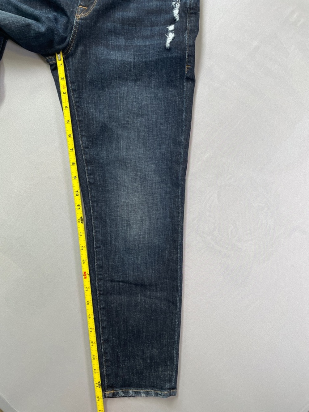 Frame Le Garçon Crop Dark Denim Slightly Distressed Jeans Size 26 - Picture 12 of 12